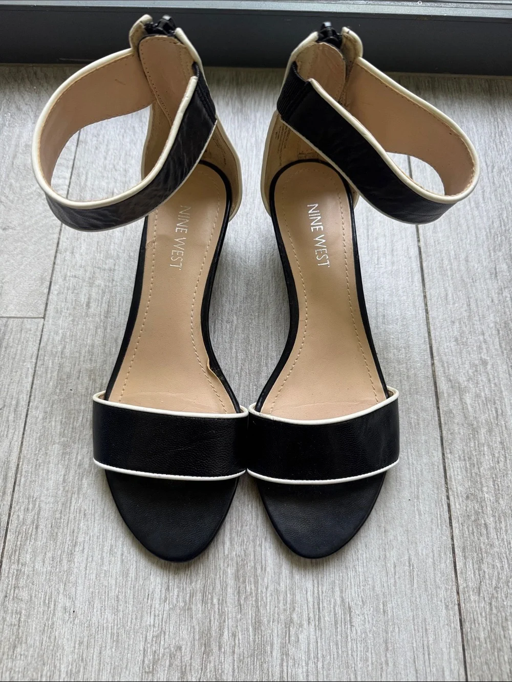 Nine West Black Leather Sandals with Cream Piping Ankle Strap size 6.5